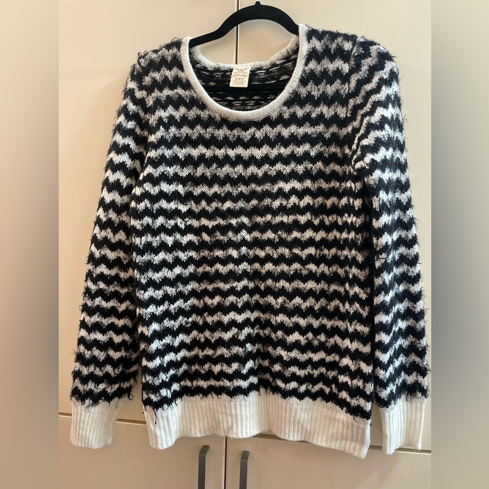 Faded glory Women’s Sweater Pullover Black & White Size S (4-6)